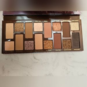 Too Faced Born this way sunset stripped eyeshadow palette